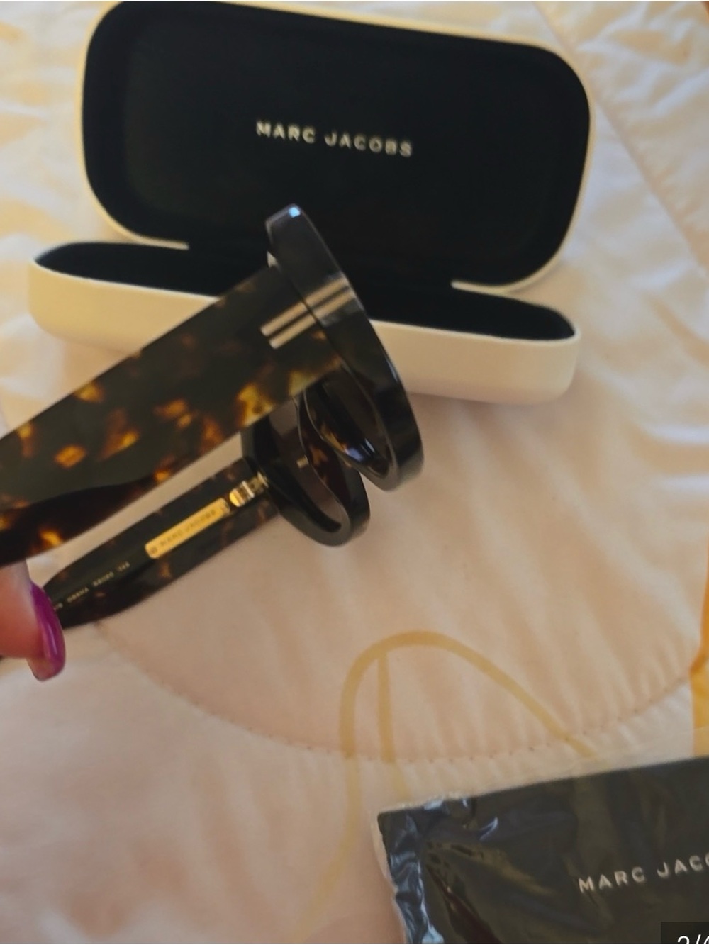 NWOT Marc Jacobs Women's Tortoiseshell Sunglasses - Case and dust bag - Picture 2 of 4